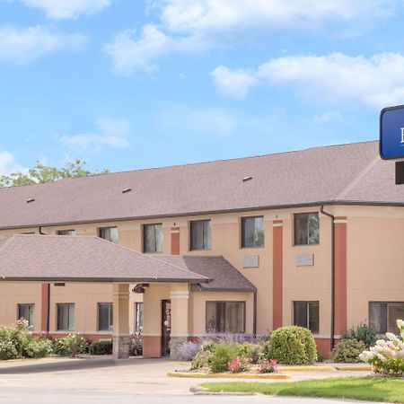 Hotel Baymont By Wyndham Waterloo Exteriér fotografie
