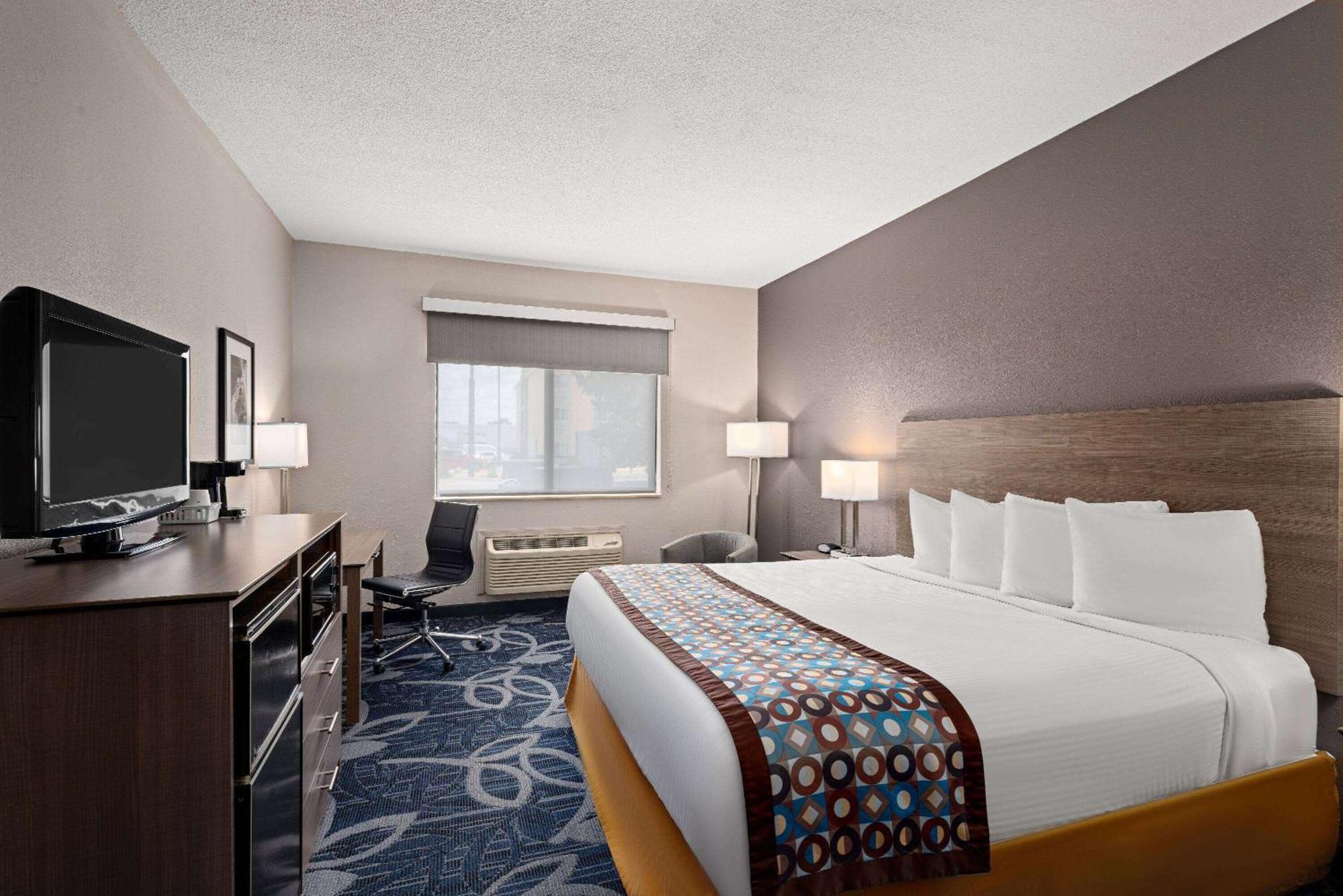 Hotel Baymont By Wyndham Waterloo Exteriér fotografie